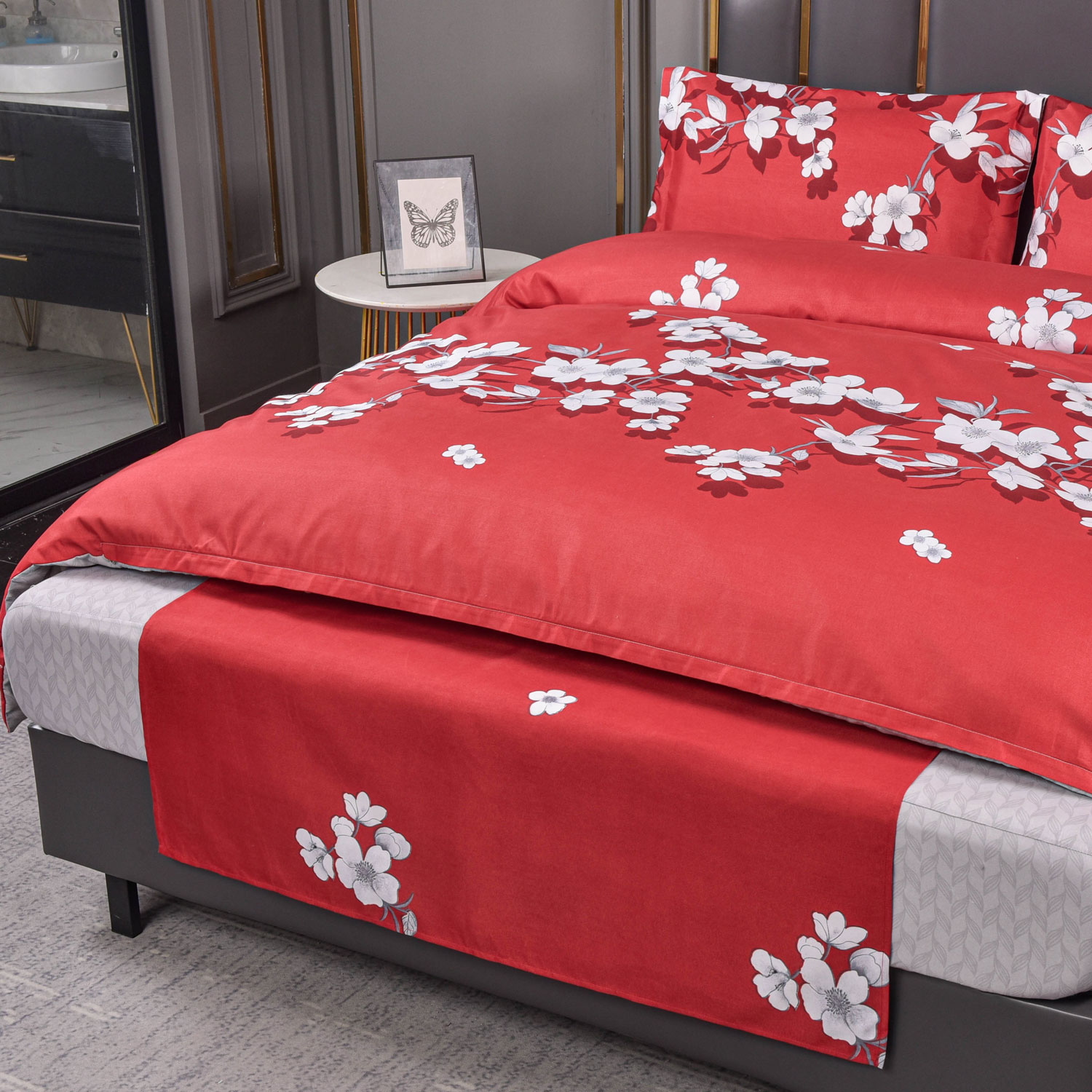 Rood-dekbedovertrek met instopstrook