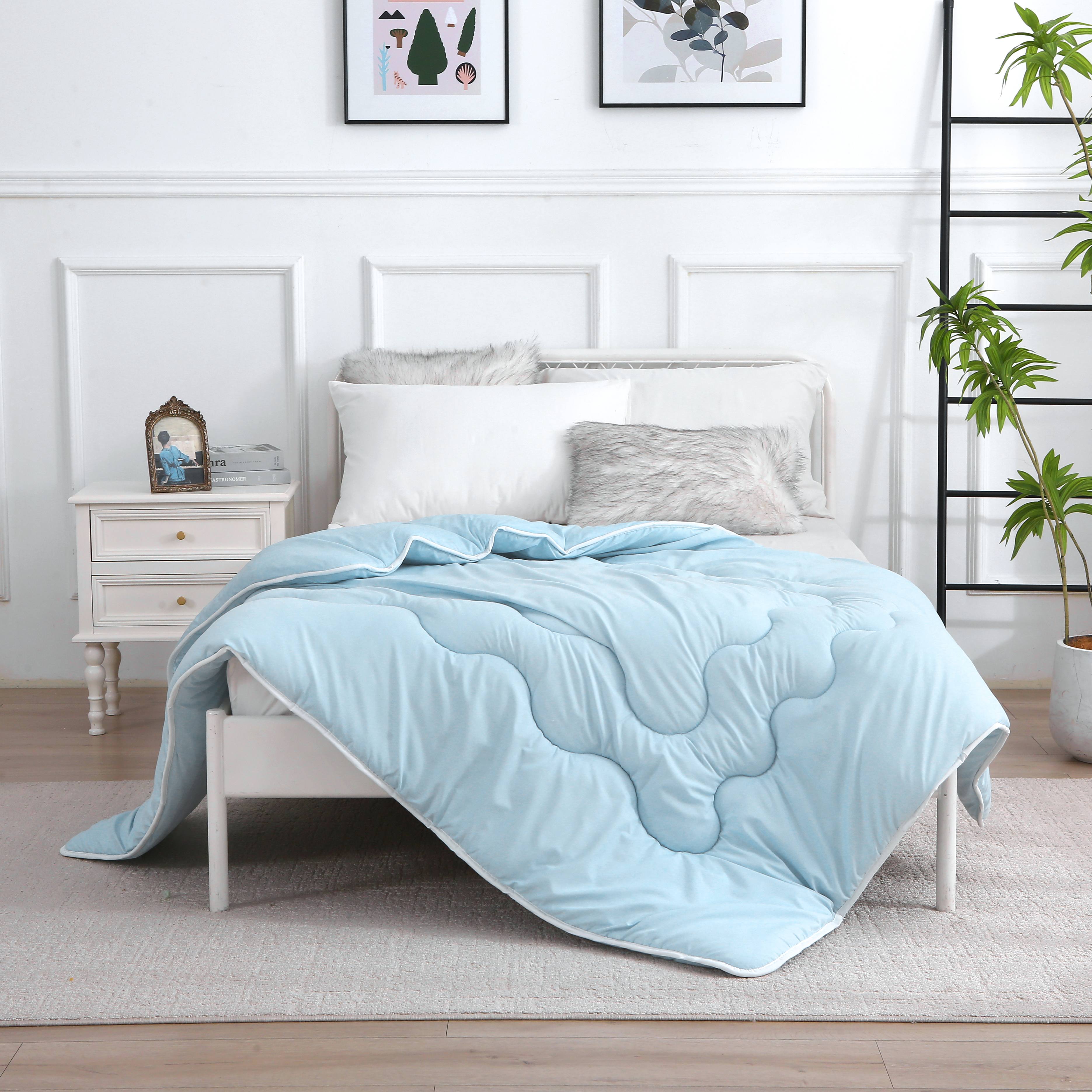 Blauw zomerdekbed met vaste hoes en verkoelend effect, lichtgewicht en ademend voor zomernachten